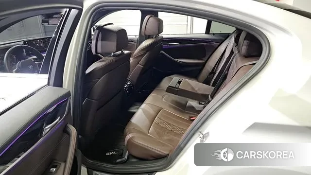 BMW 5 Series (G30) 2021 Белый из Кореи, фото 2