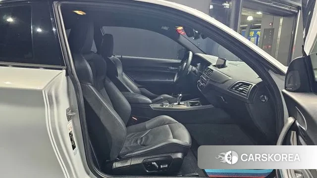 BMW M2 (F87) 2019 Светло-серебряный цвет из Кореи, фото 2