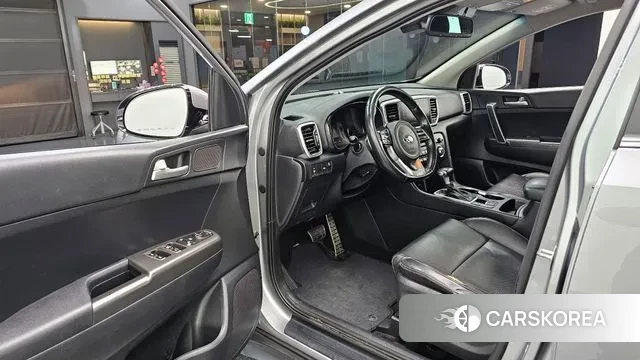 Kia Sportage The Bold 2021 Серебряный из Кореи, фото 2