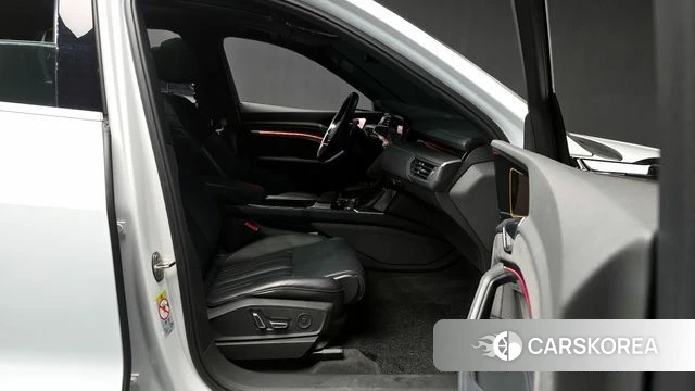 Audi e-Tron 2021 Белый из Кореи, фото 2