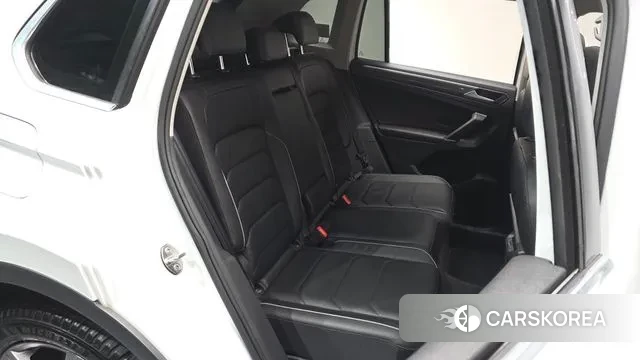 Volkswagen Tiguan second Generation 2018 Белый из Кореи, фото 2