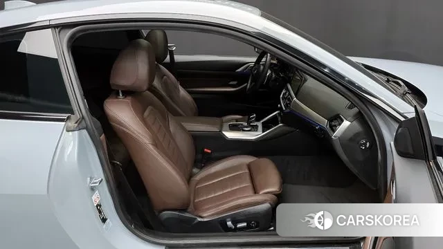 BMW 4 Series (G22) 2022 Серебристо-серый из Кореи, фото 2