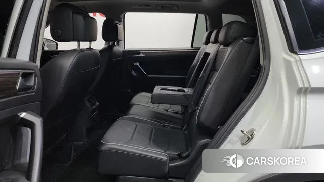 Volkswagen Tiguan Allspace 2022 Белый из Кореи, фото 2