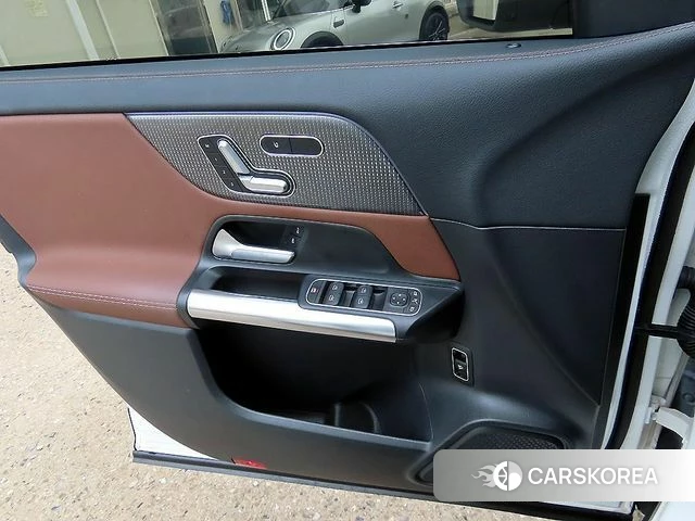 Mercedes-Benz GLA - Class H247 2021 Белый из Кореи, фото 2