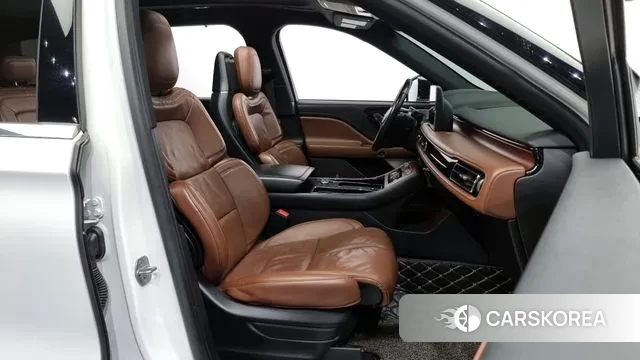 Lincoln Aviator 2nd generation 2020 Белый из Кореи, фото 2