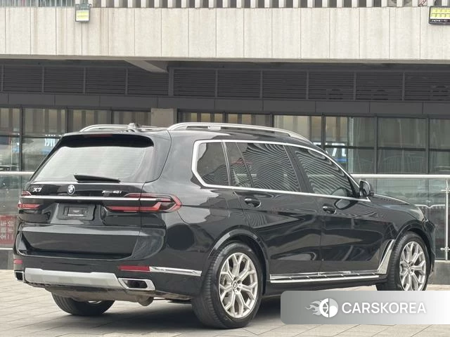 BMW X7 2023 Черный из Китая, фото 2