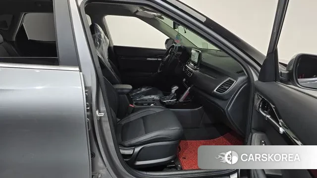 Kia Seltos 2021 Серебристо-серый из Кореи, фото 2