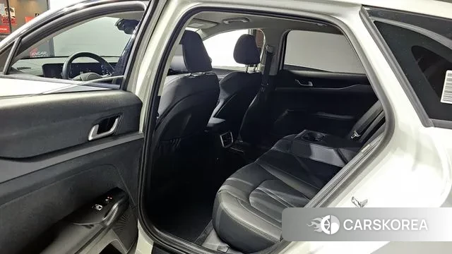 Kia The New K5 3rd generation 2024 Белый из Кореи, фото 2