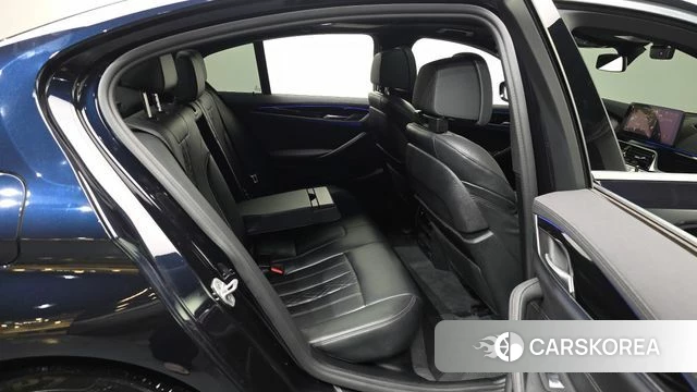 BMW 5 Series (G30) 2021 Черный из Кореи, фото 2