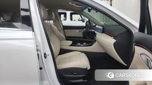 Genesis GV70 2024 Белый из Кореи, фото 2