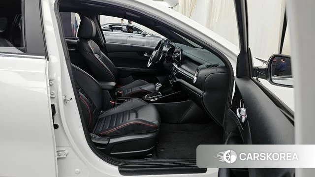 Kia The New K3 2nd generation 2022 Белый из Кореи, фото 2