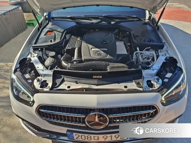 Mercedes-Benz E-Class W213 2022 Белый из Кореи, фото 2