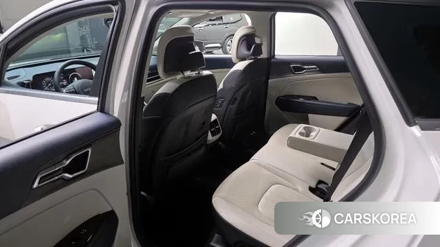 Kia Sportage 5th Generation 2023 Белый из Кореи, фото 2