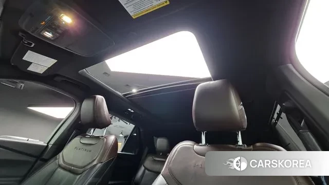 Ford Explorer 6th Generation 2021 Белый из Кореи, фото 2