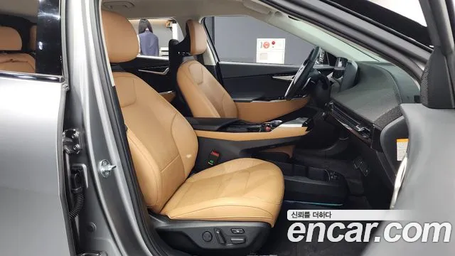 Kia EV6 2022 Серебристо-серый из Кореи, фото 2