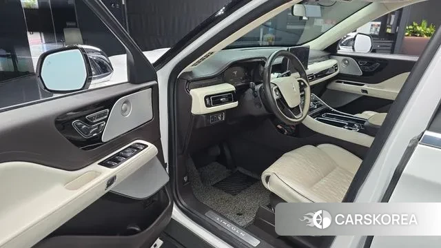 Lincoln Aviator 2nd generation 2020 Белый из Кореи, фото 2