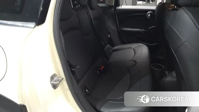 Mini Cooper 2019 Жемчужный цвет из Кореи, фото 2