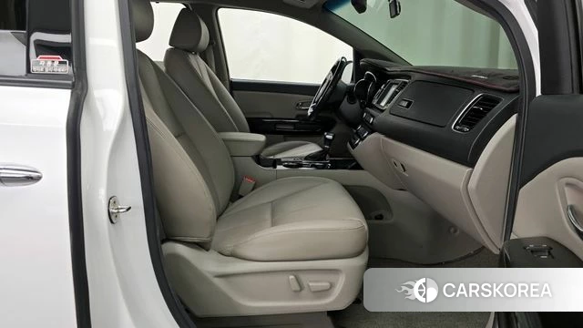 Kia The New Carnival 2018 Белый из Кореи, фото 2