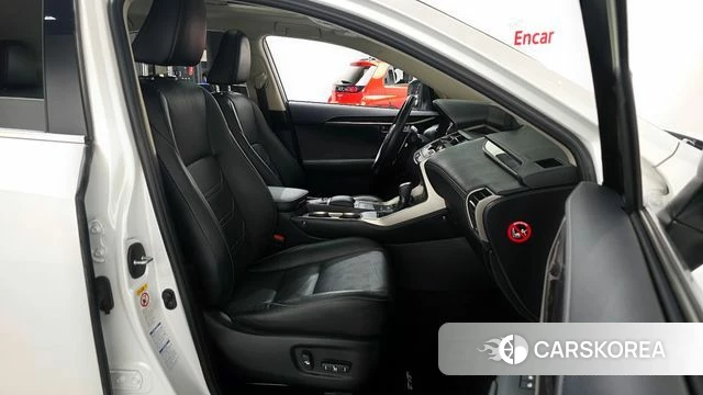 Lexus NX300h 2018 Белый из Кореи, фото 2