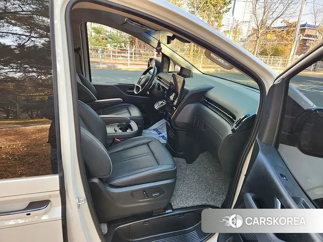 Hyundai Staria 2021 Белый из Кореи, фото 2