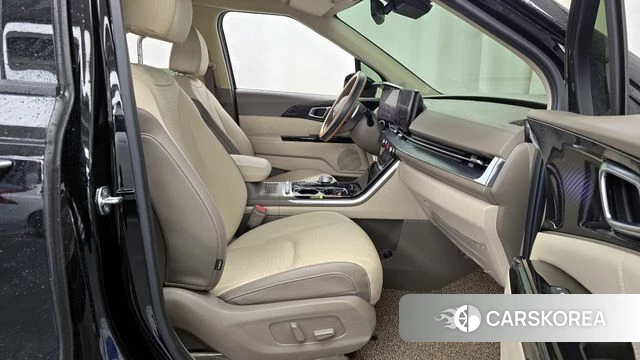 Kia Carnival 4th generation 2023 Черный из Кореи, фото 2