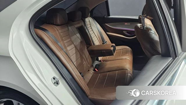 Mercedes-Benz E-Class W213 2019 Белый из Кореи, фото 2