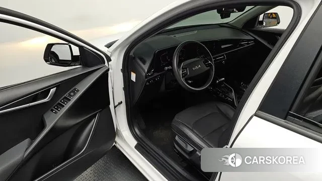 Kia Di Ol Nu Niro 2022 Белый из Кореи, фото 2