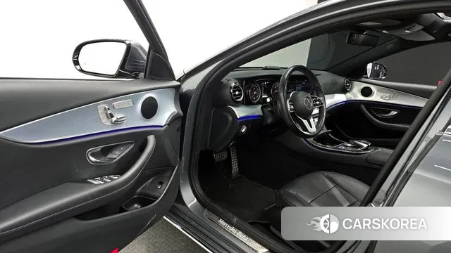 Mercedes-Benz E-Class W213 2019 Серый из Кореи, фото 2