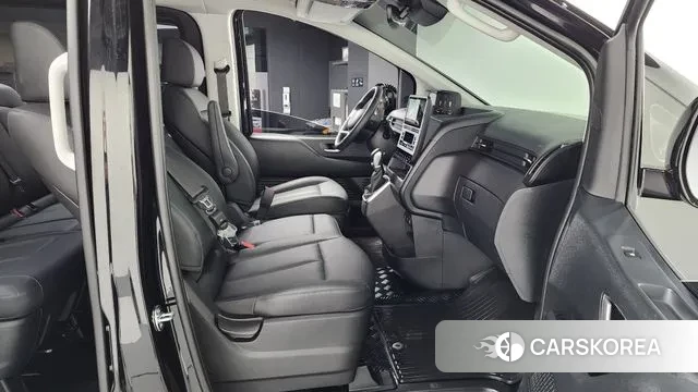 Hyundai Staria 2025 Черный из Кореи, фото 2