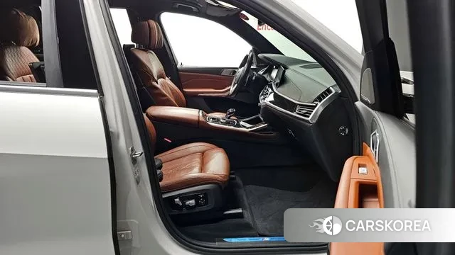 BMW X7 (G07) 2021 Белый из Кореи, фото 2