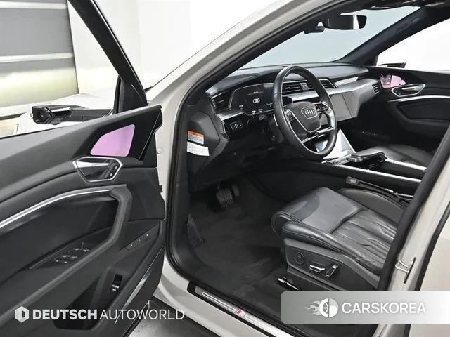 Audi e-Tron 2021 Жемчужный цвет из Кореи, фото 2