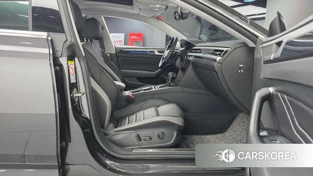 Volkswagen Arteon 2023 Серый из Кореи, фото 2