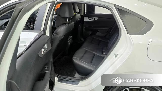 Kia The New K3 2nd generation 2021 Белый из Кореи, фото 2