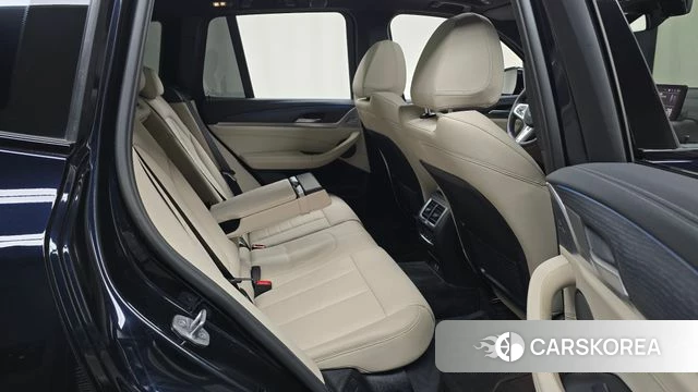 BMW iX3 2024 Черный из Кореи, фото 2