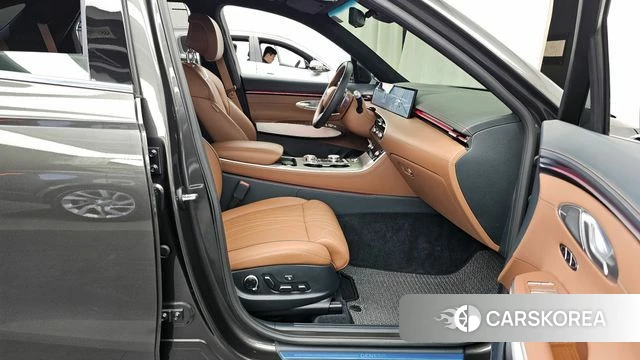 Genesis GV70 2024 Серый из Кореи, фото 2