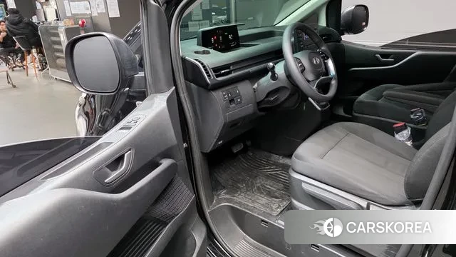 Hyundai Staria 2025 Черный из Кореи, фото 2