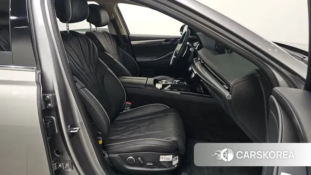 Genesis G80 (RG3) 2023 Серебристо-серый из Кореи, фото 2