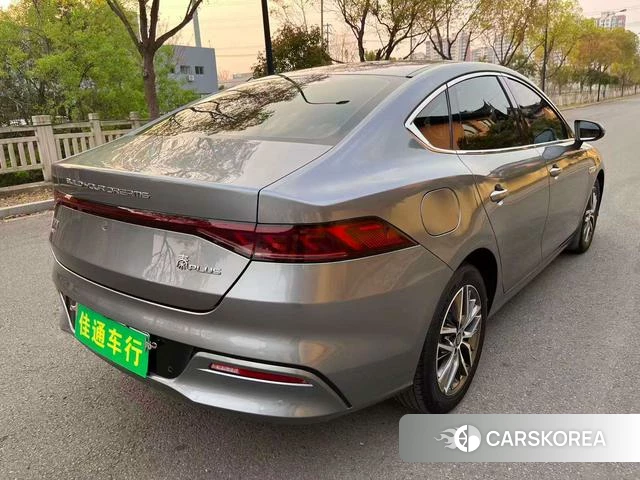 BYD Qin PLUS DM 2022 Темно-серый из Китая, фото 2