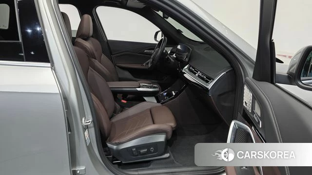 BMW X1 (U11) 2023 Серебристо-серый из Кореи, фото 2