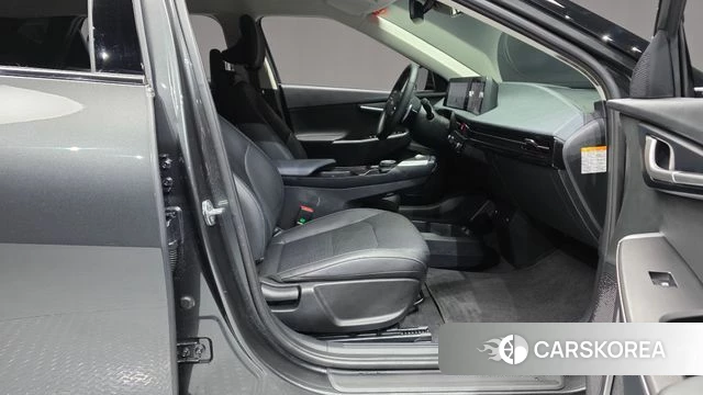 Kia EV6 2023 Серый из Кореи, фото 2