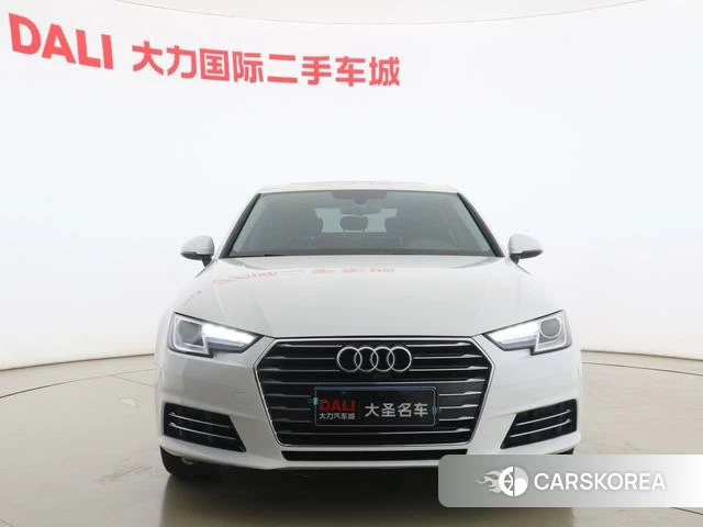 Audi A4L 2018 Белый из Китая, фото 2