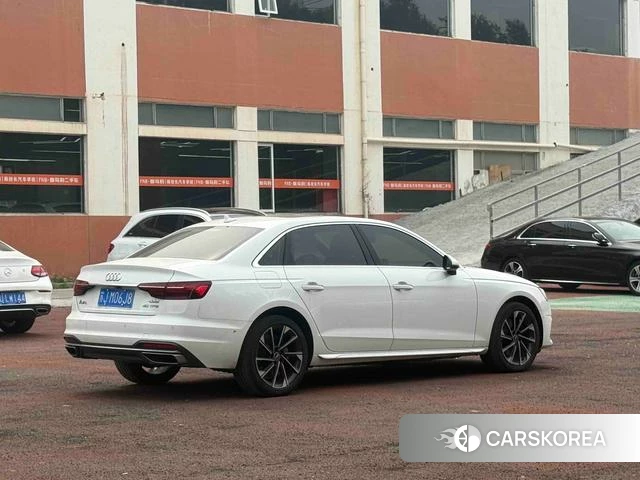 Audi A4L 2022 Белый из Китая, фото 2