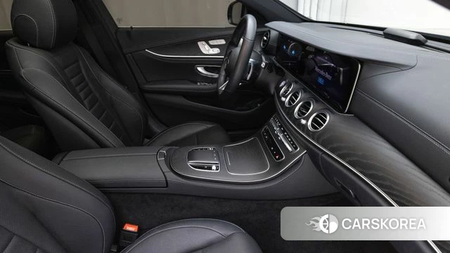 Mercedes-Benz E-Class W213 2022 Серебристо-серый из Кореи, фото 2