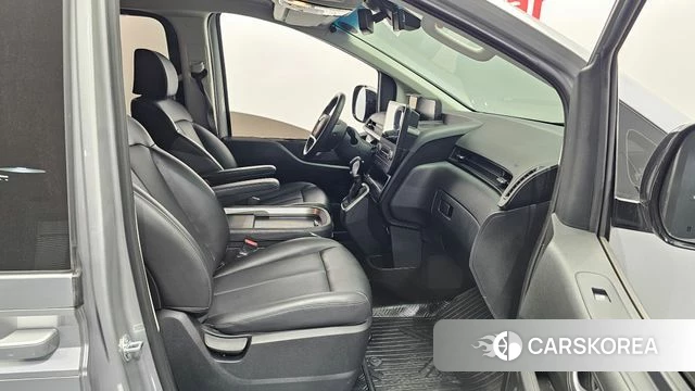 Hyundai Staria 2022 Серебряный из Кореи, фото 2