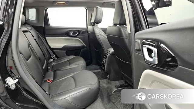 Jeep Compass 2nd Generation 2022 Черный из Кореи, фото 2