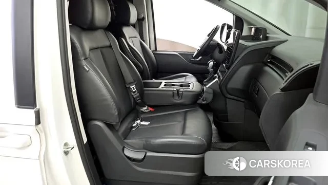 Hyundai Staria 2022 Белый из Кореи, фото 2