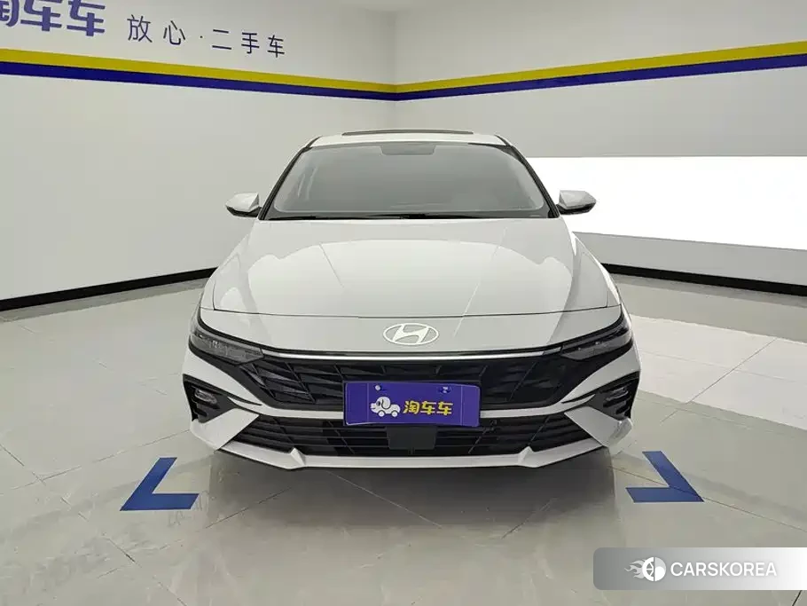 Hyundai Elantra 2026 Белый из Китая, фото 2