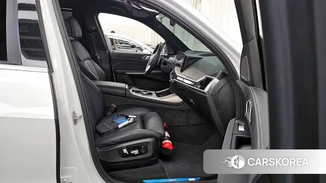 BMW X7 (G07) 2025 Белый из Кореи, фото 2