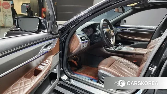 BMW 7 Series (G11) 2021 Черный из Кореи, фото 2