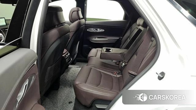 Genesis GV70 2023 Белый из Кореи, фото 2